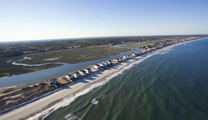 Row of homes by the ocean in Pawleys Island, South Carolina