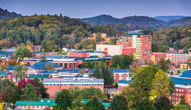 View of buildings in downtown Boone, North Carolina in the mountains