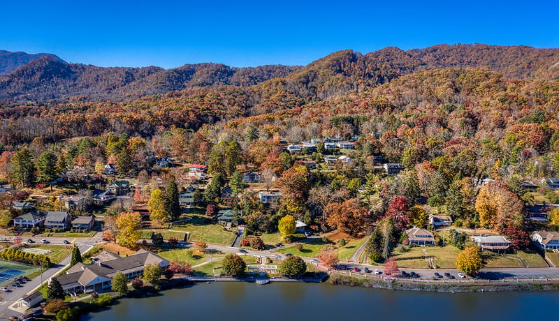 Beautiful neighborhood on the lake in the autumn in Lake Junaluska, North Carolina